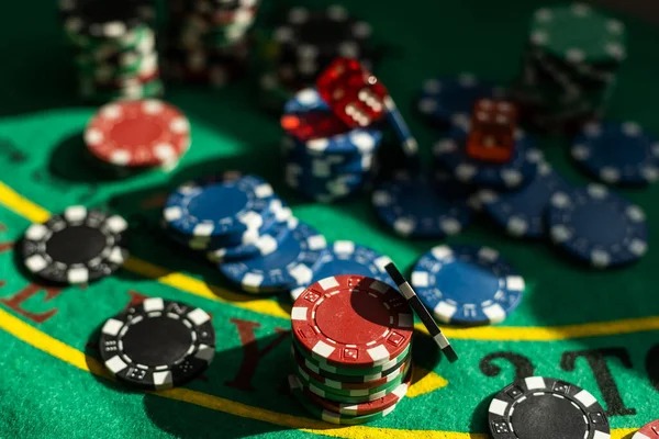 t6hy mobile site interface showing live football odds and live-dealer tables